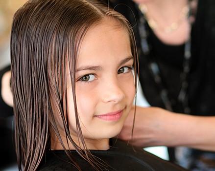 L'esprit coiffure : Coupe Fille avec shampooing ( 9-12 ans)